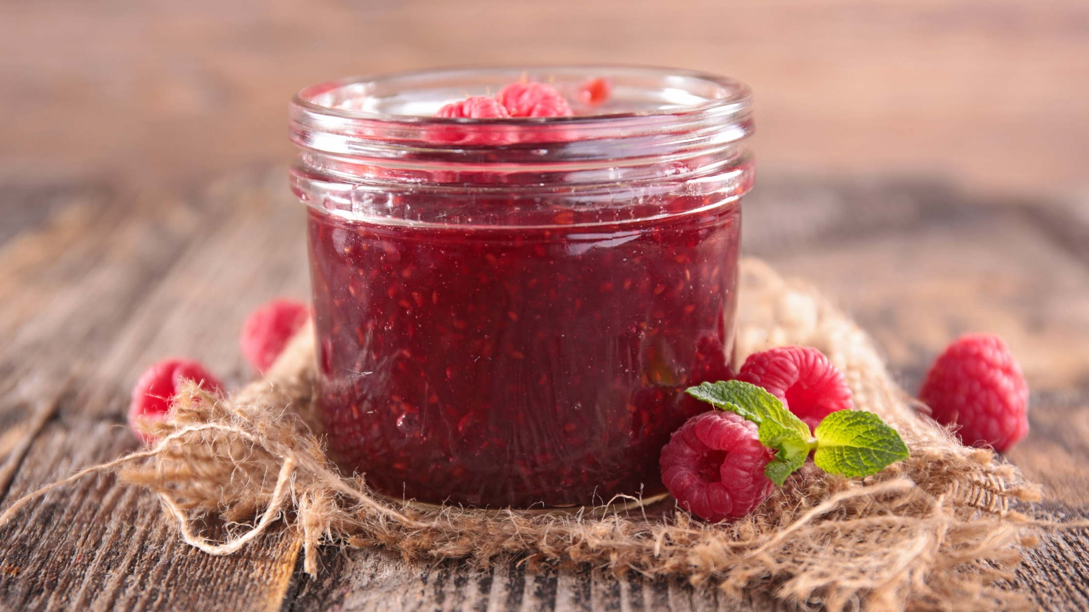 Can dogs eat raspberries? Benefits & Likely Risks